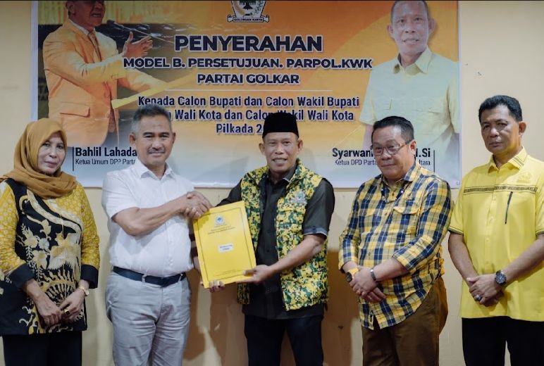 Partai Golkar Serahkan B1-KWK Kepada Khairul dan Tiga Calon Bupati di Kaltara