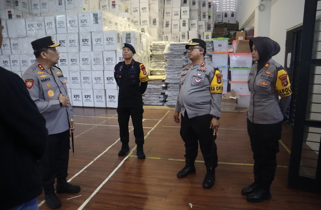 Kapolda Kaltara Tinjau Gudang Logistik Pilkada di Tarakan dan Tanjung Selor