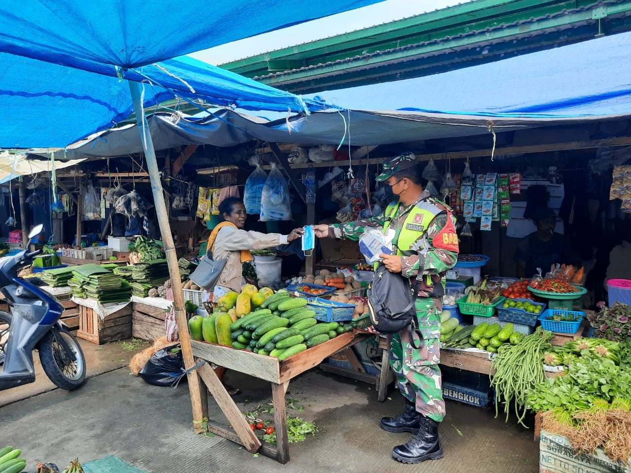 Ciptakan Masyarakat Sehat,Babinsa Koramil 0907/02 Tarteng Aktif Himbau Warga Binaan.